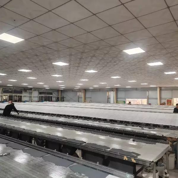 华正制衣生产线